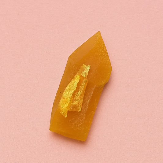 Edible crystal fruit of passion and chaï spices